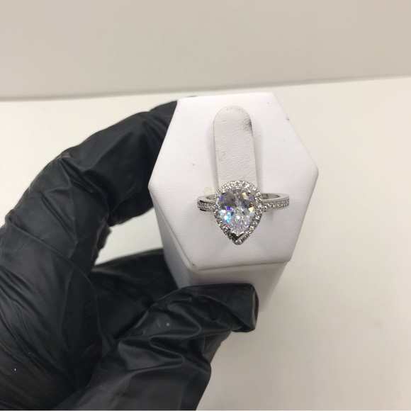 MARQUISE PRINCESS CUT BRIDAL WEDDING RING - Picture 8 of 8